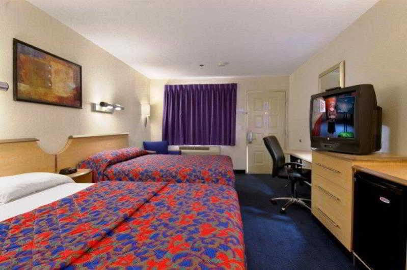California Inn And Suites, Rancho Cordova Εξωτερικό φωτογραφία