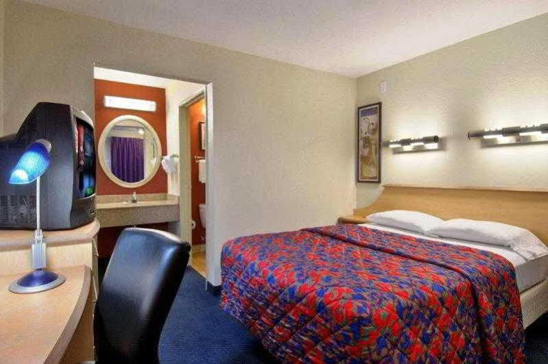 California Inn And Suites, Rancho Cordova Εξωτερικό φωτογραφία